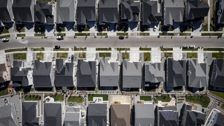 America’s largest real estate brokerages are fighting over private listings
