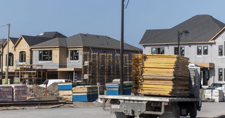 Toronto StarToronto-area new home sales are worse than during the 1990s housing market crashApril new home sales were 89 per cent below the 10-year average, according to BILD, which warns of a dire housing shortage in the Toronto….1 day ago